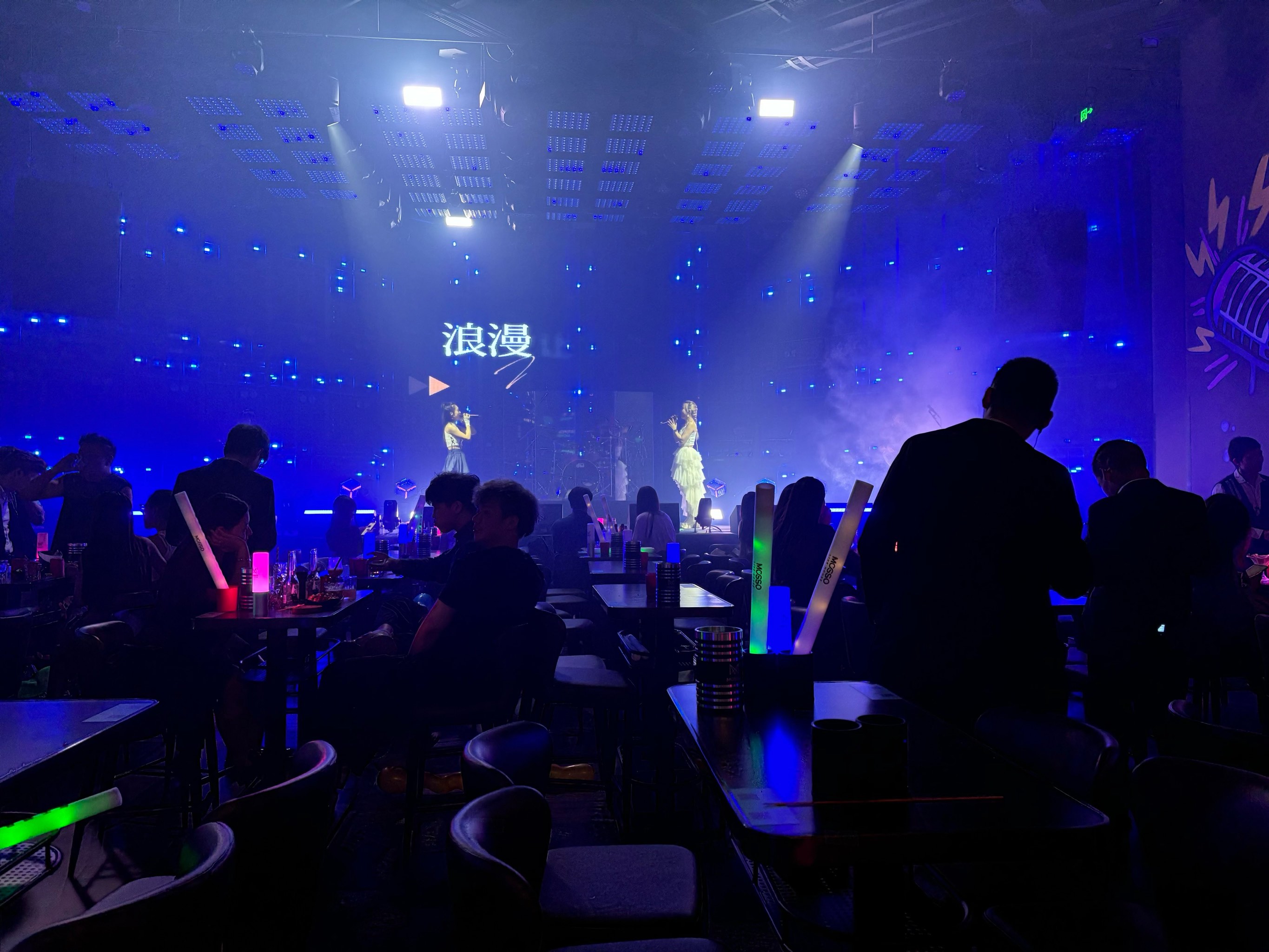 来宾商务ktv低端场所推荐-兴宾区小时场ktv预定